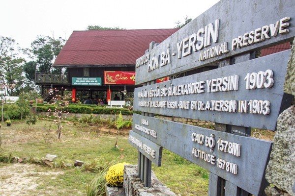 Nhà gỗ giản dị của bác sĩ Yersin