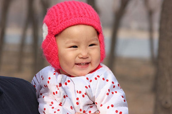 Những lưu ý khi chăm sóc trẻ sơ sinh vào mùa đông cach cham soc be trong mua dong giu am co the - Những lưu ý khi chăm sóc trẻ sơ sinh vào mùa đông