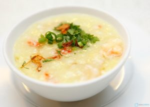Cho trẻ sơ sinh ăn đúng cách chao tom ca rot cho be 300x215 - Cho trẻ sơ sinh ăn đúng cách