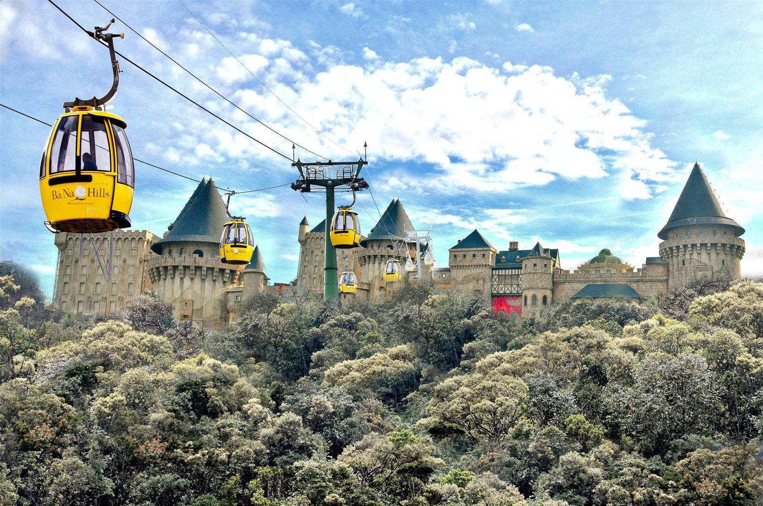 Bà Nà Hills Đà Nẵng có gì hấp dẫn? Giá vé cáp treo, đường đi cap treo ba na - Bà Nà Hills Đà Nẵng có gì hấp dẫn? Giá vé cáp treo, đường đi